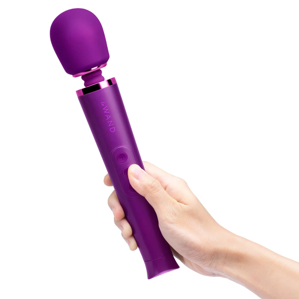 Le Wand Petite Cordless Vibrator - Image 6